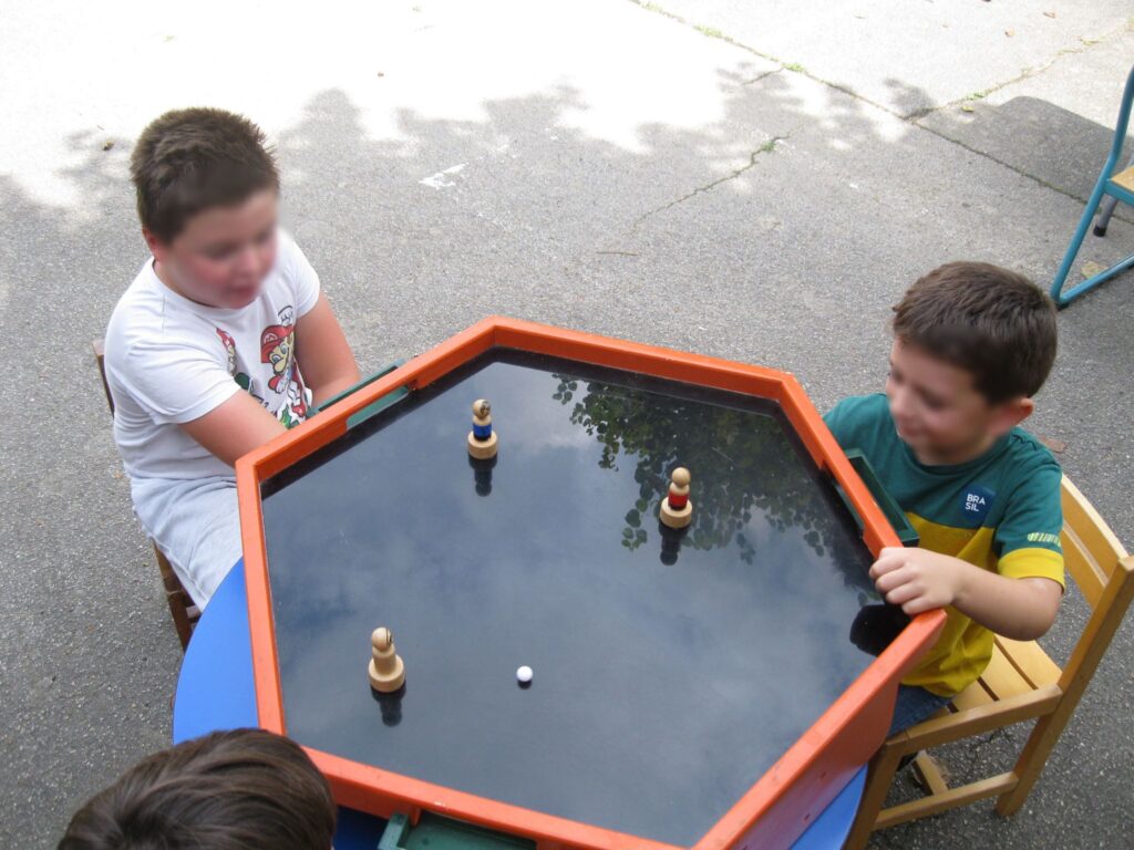 Weykick 1vs1vs1, exclusivité mondiale, jeux en bois en autonomie, Pichenette et compagnie