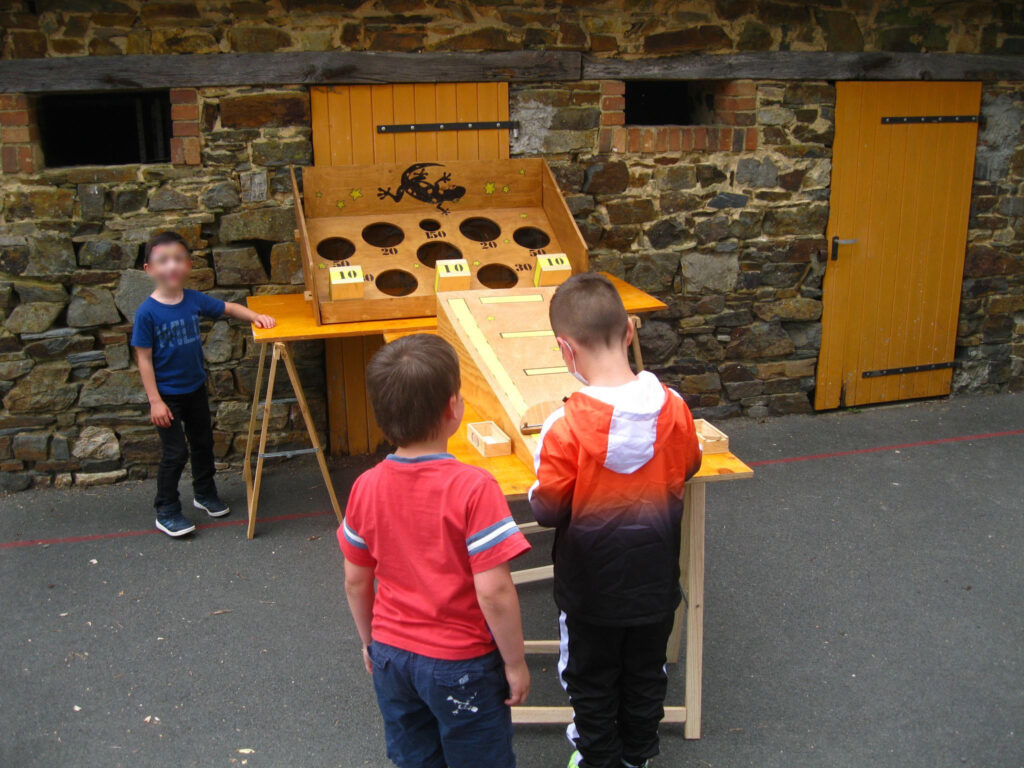 Salamandre, jeux en bois en autonomie, Pichenette et compagnie