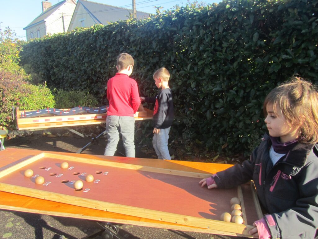 Billard japonais, jeux en bois en autonomie, Pichenette et compagnie