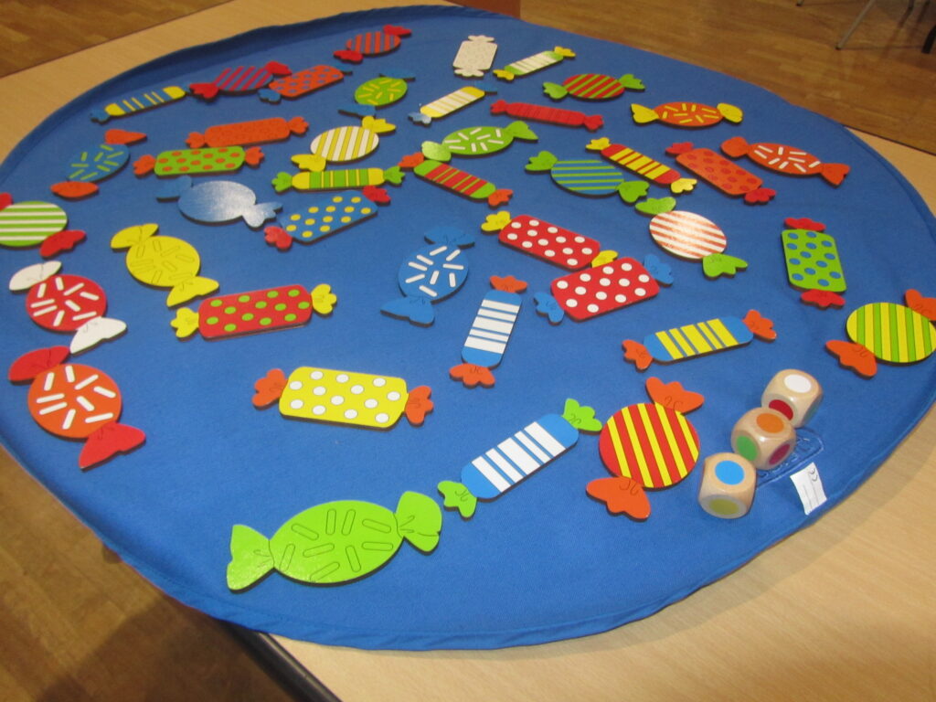 Candy XXL, jeux en bois en autonomie, Pichenette et compagnie