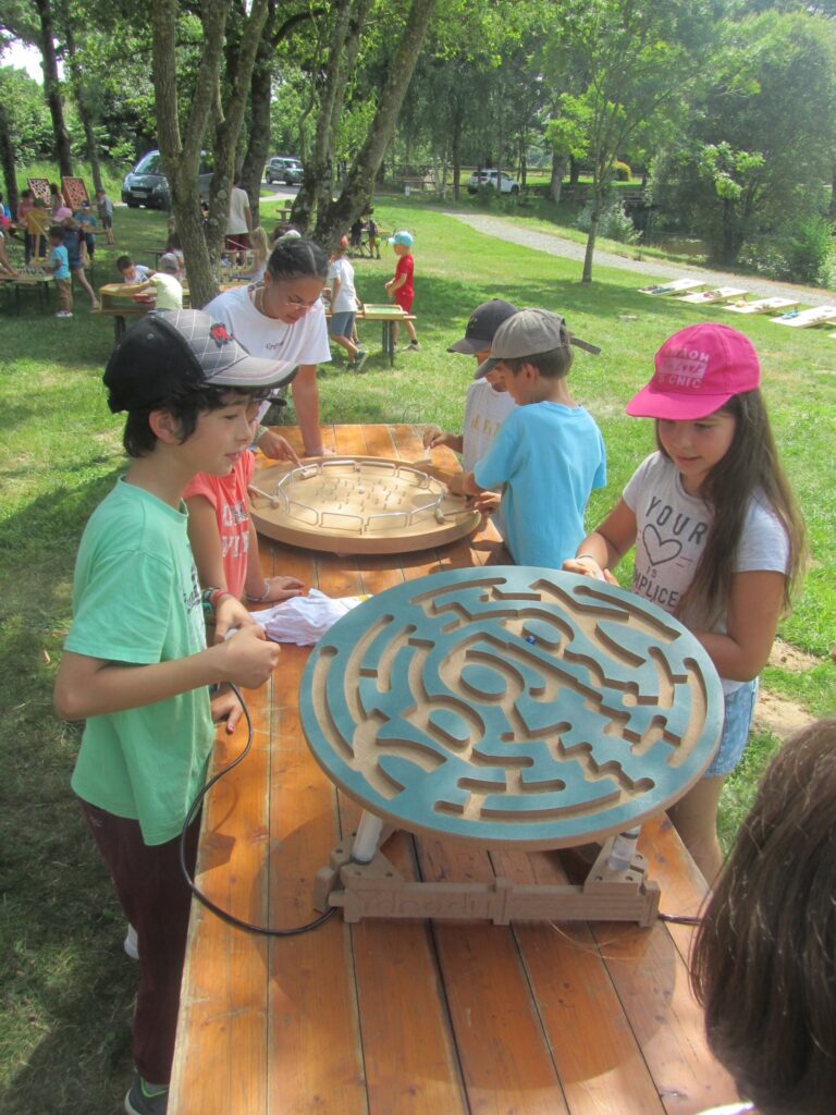 Labyrinthes, jeux en bois en autonomie, Pichenette et compagnie
